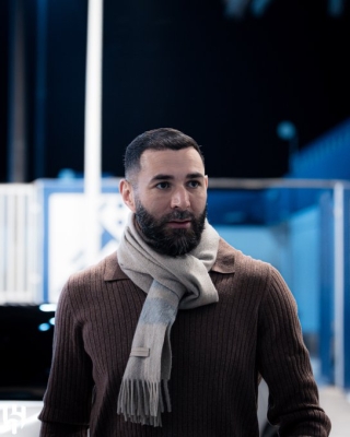 بنزيما يشارك بتدريبات الهلال الجماعية استعدادًا لمواجهة النجمة