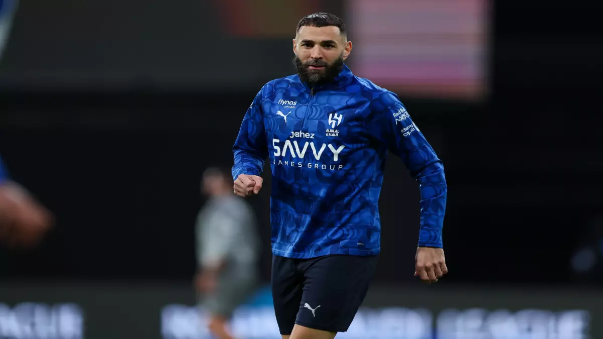 بنزيما يفكر في الاعتزال بعد موقف مهين مع نجوم وإدارة الهلال كشف تفاصيل حصرية