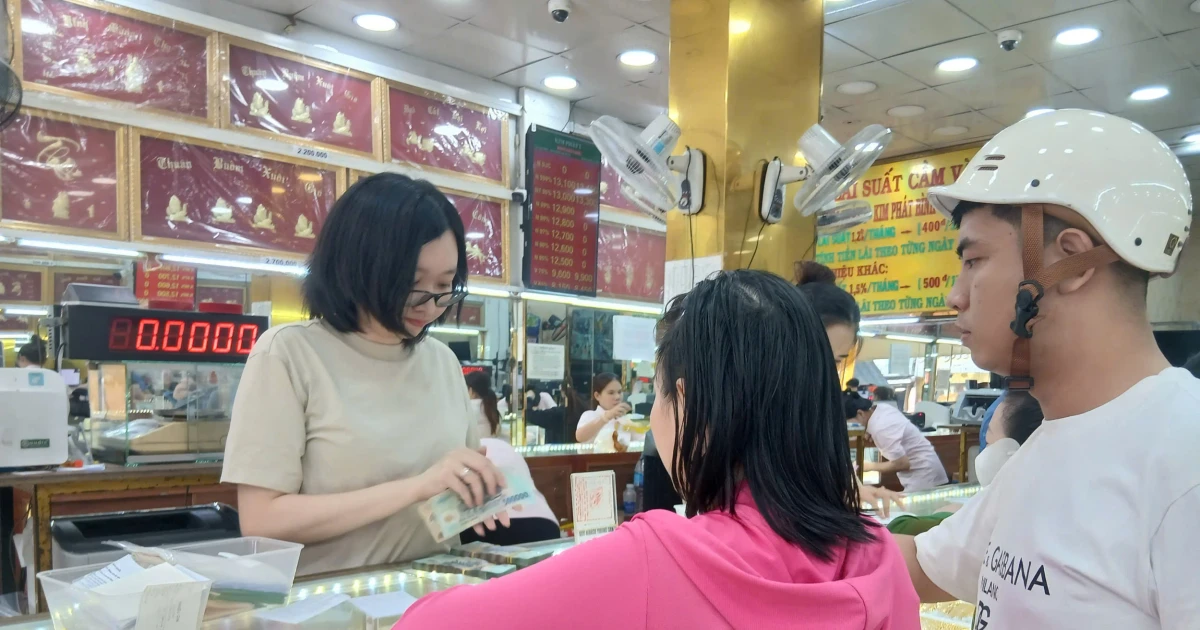 تحديث سعر الذهب في SJC وسعر ذهب عيار 24 قيراط 9999 إلى جانب أسعار خواتم الذهب والأسعار العالمية