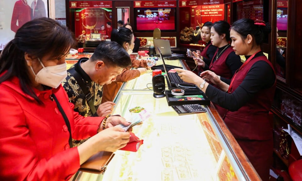 تذبذب أسعار الذهب وسط توترات الشرق الأوسط هل يشكل الوقت الحالي فرصة مناسبة للشراء