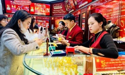 تراجع أسعار الذهب بشكل عام اليوم 7 مارس في الأسواق العالمية