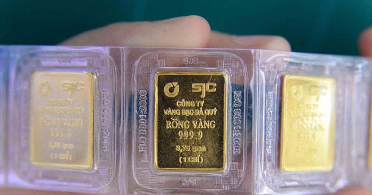 تراجع أسعار الذهب في مطلع الأسبوع مع هبوط سعر أونصة الذهب في شركة SJC بمقدار 2.5 مليون دونغ فيتنامي