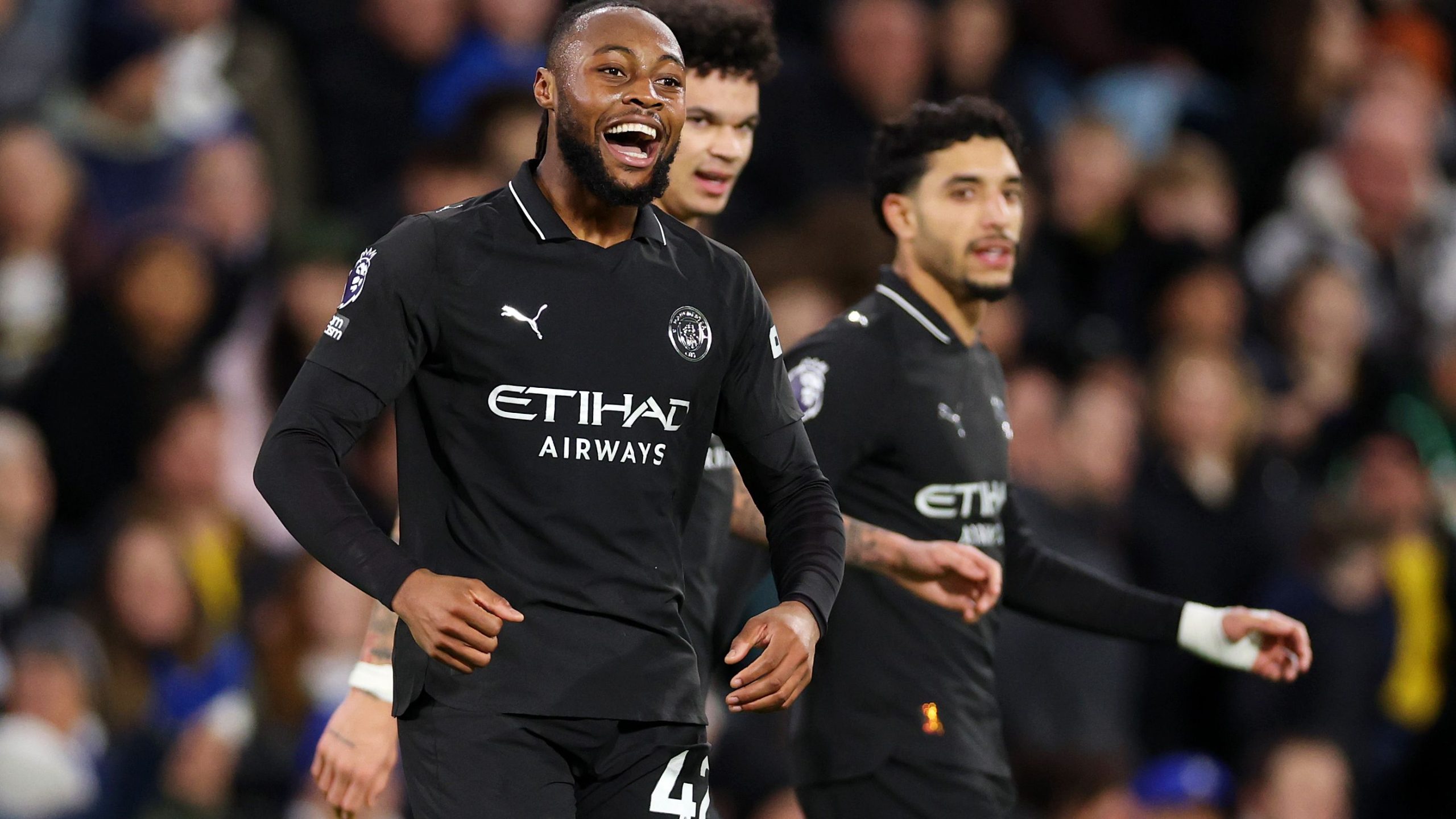 تعرف على القنوات الناقلة ومتابعة مباراة مانشستر سيتي ونوتنجهام فورست في الدوري الإنجليزي 2025-2026 عبر الإنترنت