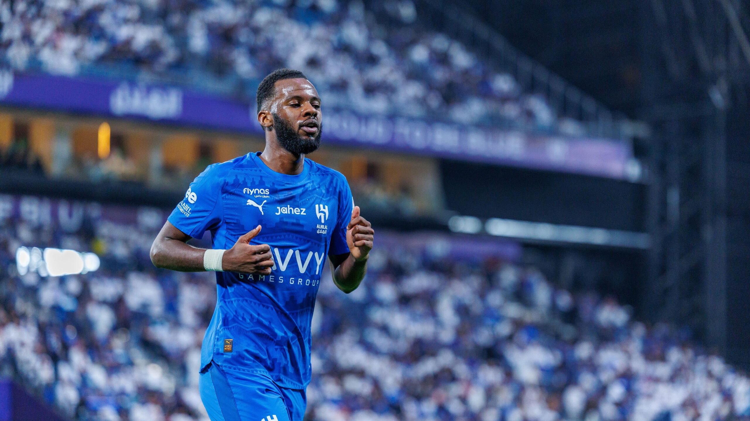 تمبكتي يرفض عروضًا أوروبية والهلال يواجه تحديات في إتمام صفقة عبد الحميد