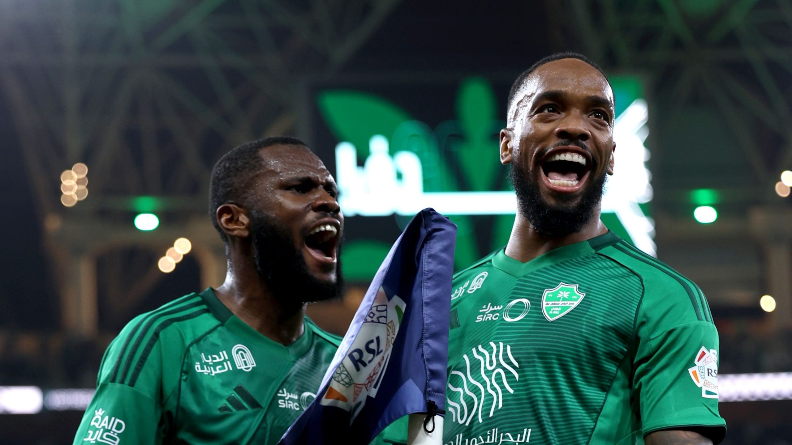 حكم مباراة ديربي الأهلي والاتحاد يحدد مصير إيفان توني بعد احتفاله المثير للجدل