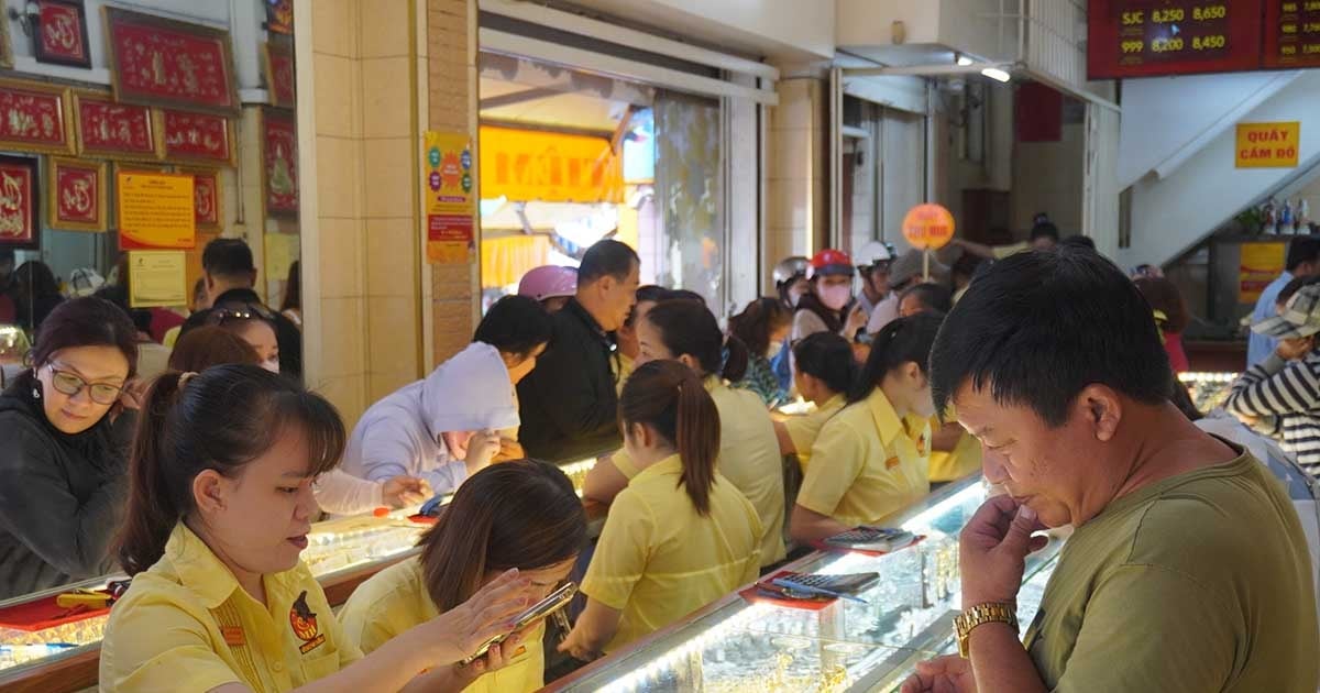 سعر الذهب في SJC وسعر الذهب عيار 24 قيراط 9999 مع تحديثات الأسعار العالمية