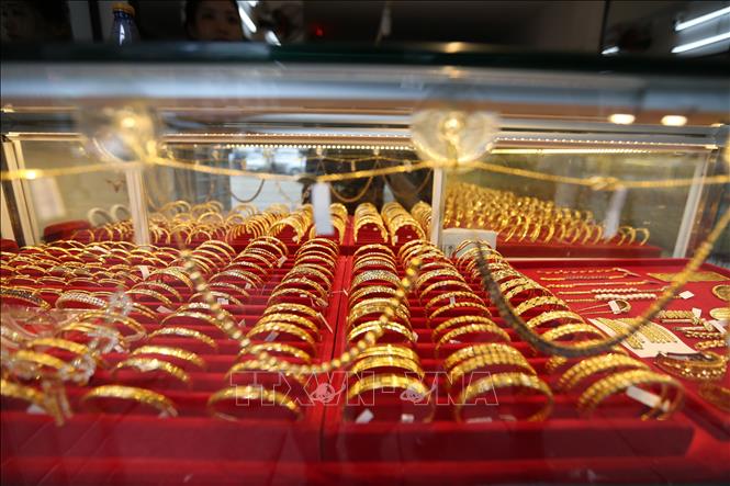 سعر الذهب في شركة SJC يرتفع بمليون و400 ألف دونغ فيتنامي للأونصة مع تسجيل زيادة طفيفة في الأسعار العالمية