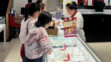 سعر الذهب يبدأ الأسبوع بهبوط 2.5 مليون دونغ فيتنامي لكل تايل قبل أن يستعيد مكاسبه