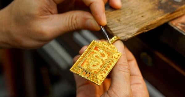 سعر الذهب يرتفع إلى 191 مليون دونغ فيتنامي لكل أونصة