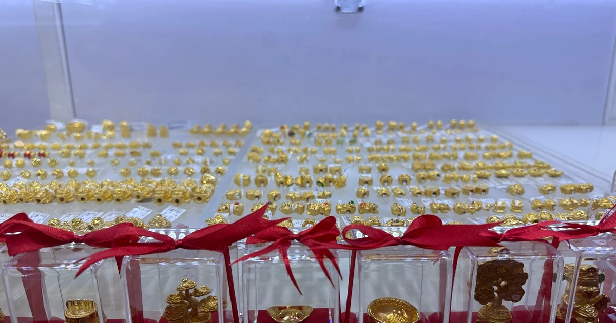 سعر سبائك الذهب يُسجل 185 مليون دونغ فيتنامي لكل تولة في الثامن من فبراير