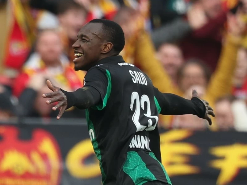 سعود عبدالحميد يحرز أول هدف سعودي في تاريخ الدوري الفرنسي مع لانس