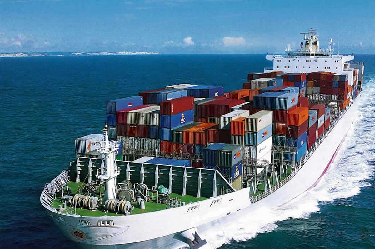 سفن بضائع إيرانية تواصل الإبحار من الخليج وسط استمرار الحرب وفق بيانات الشحن