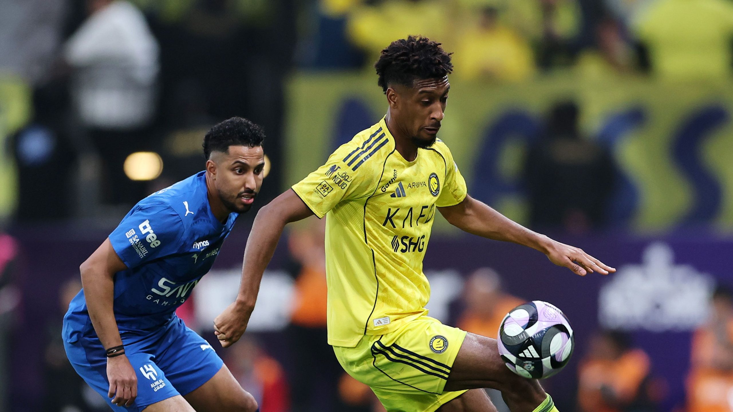 صواريخ إيران تضع الهلال والنصر في موقف صعب