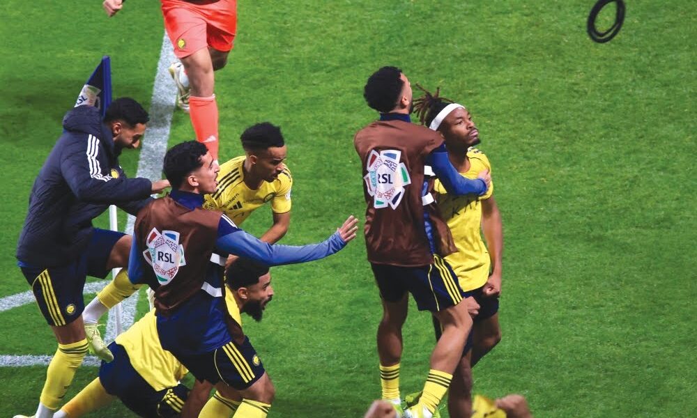 طاقم حكام مواجهة النصر والخليج في دوري روشن السعودي معتمد رسميًا