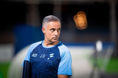 قوميز يعلن الانسحاب من الدفاع أمام الهلال ويكشف السبب