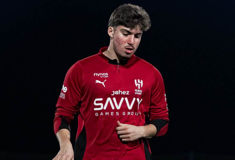 لاعب الهلال يجرى عملية جراحية في باريس اليوم مع توقعات بقرب انتهاء موسمه