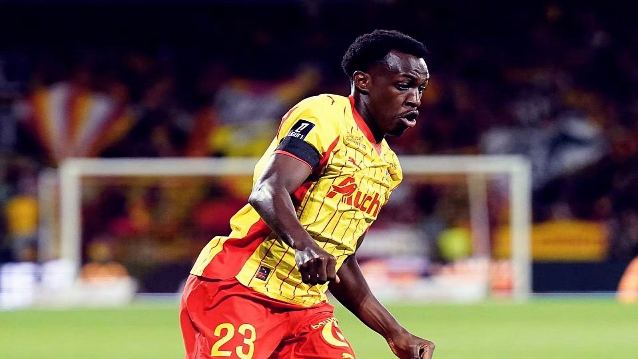 نادي الهلال يكشف العرض الفلكي لتعويض سعود عبد الحميد ويعلن حسم رحيله رسمياً