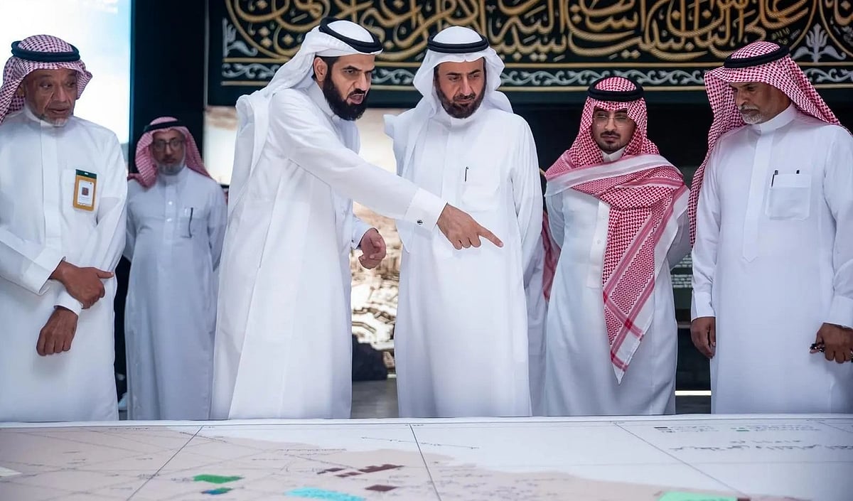 وزير الحج والعمرة يتفقد مشاريع تطويرية هامة في المشاعر المقدسة